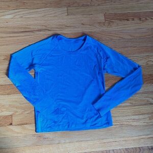 Lululemon blue swiftly shirt race length, size 8